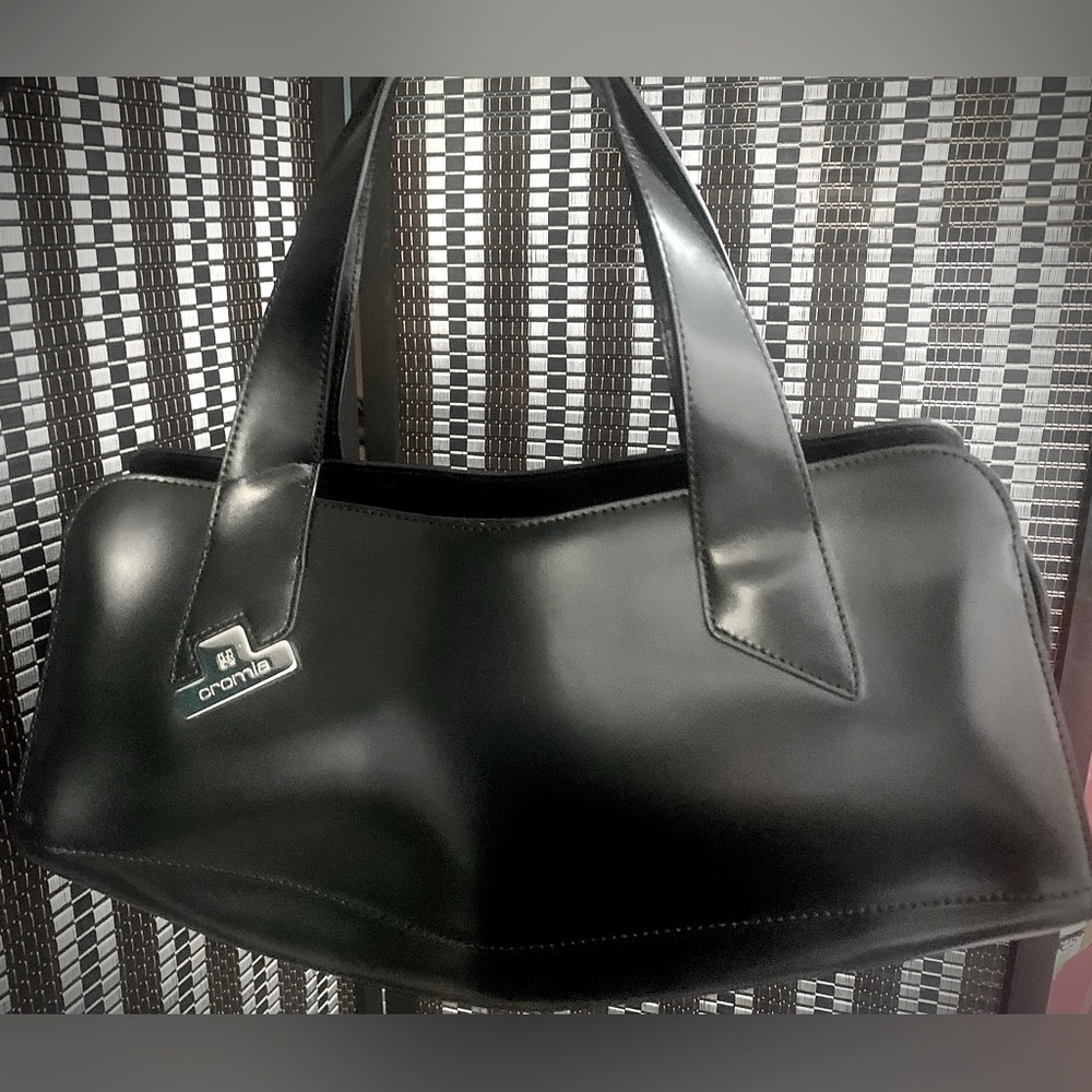 Cromia Italian Leather Handbag.